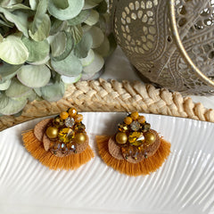 Aretes Mireia, bordados a Mano color dorado oscuro