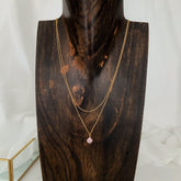 Collar doble caída con cuarzo rosado enchapado en oro 18k