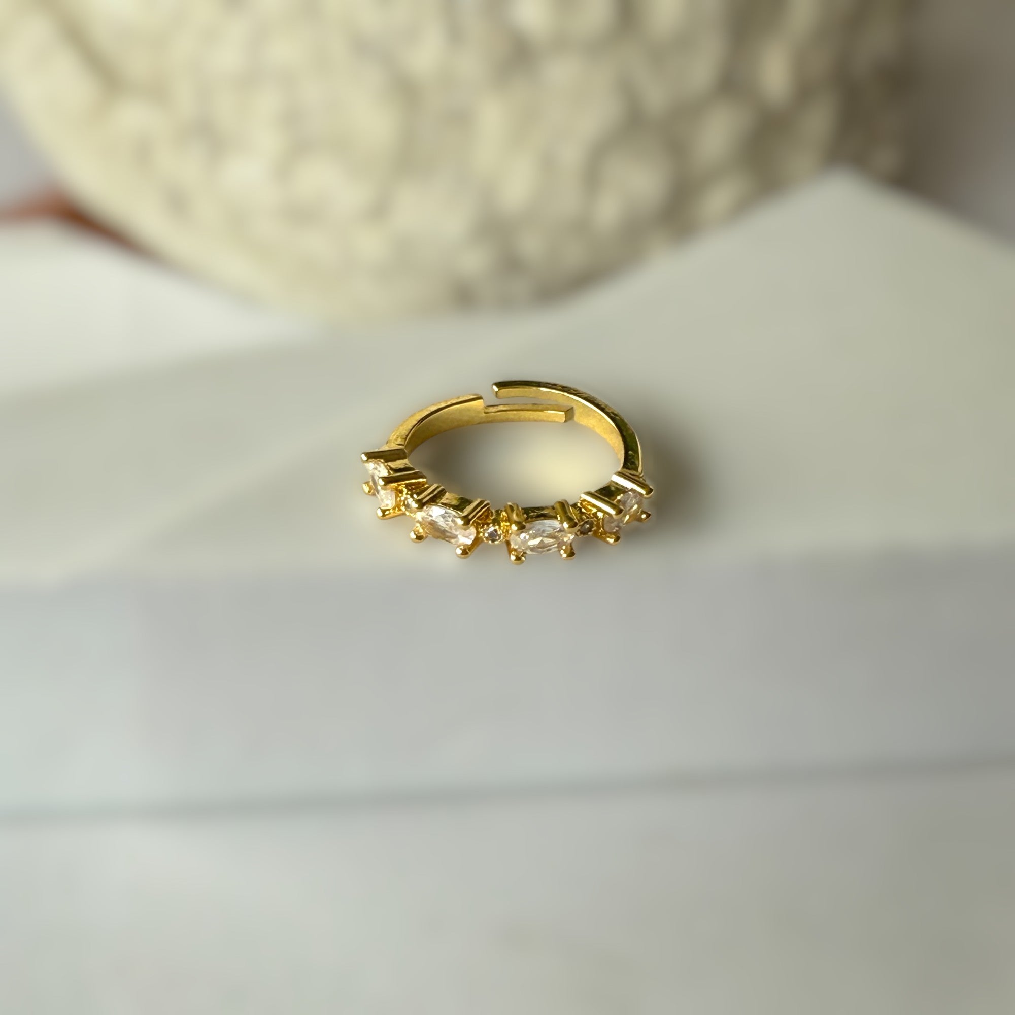 anillo-regulable-dorado-circonias-camile-bijoux.jpg