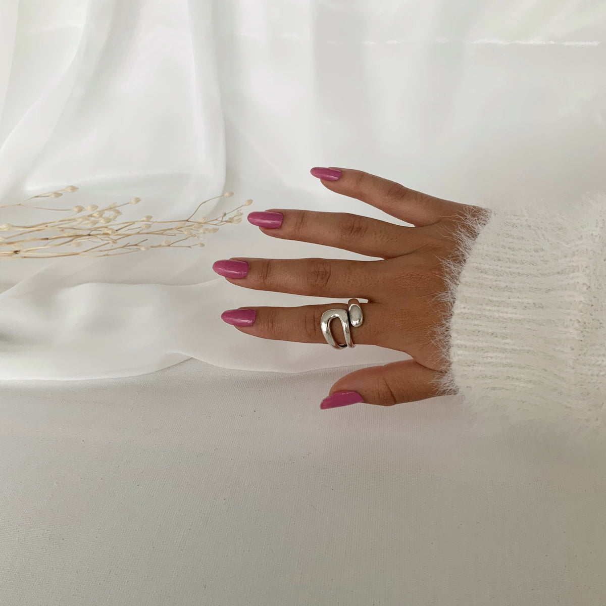 Anillo envolvente asimétrico en plata 925