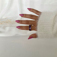 Anillo ondulando morado en plata 925 bañado en oro 18k