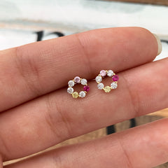 Mini aretes baby con circones de colores en plata 925 enchapada en oro 18k