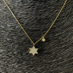 Collar estrella con circones enchapado en oro 18k