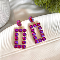 Aretes full cristales multicolor dorado, fucsia tornasolado