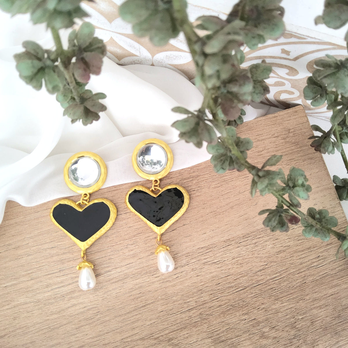 Aretes 90´s heart negro