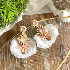 Aretes Florece María hueso, nude, melón, blanco