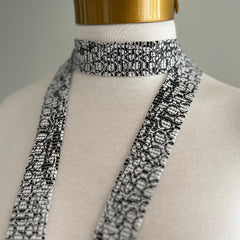 Collar bufanda malla metalica animal print blanco negro