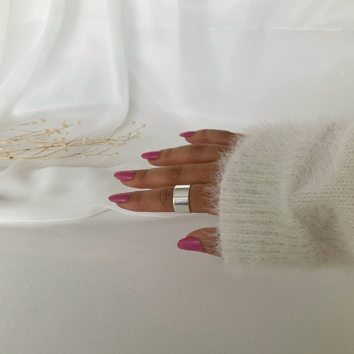 Anillo basic ajustable mediano en plata 925