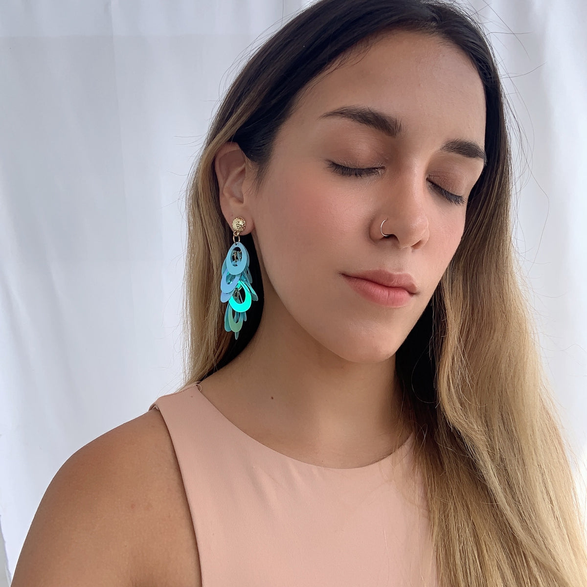 Aretes cascada tornasol celeste