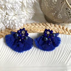 Aretes Mireia,  bordados a Mano color azul