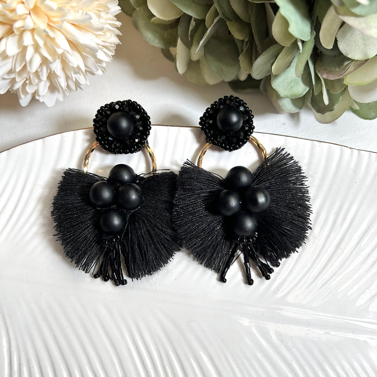 Aretes Isa negro