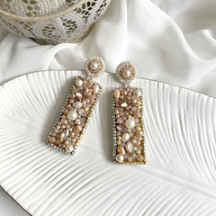 Aretes Paris perla, nude, palo rosa bordados