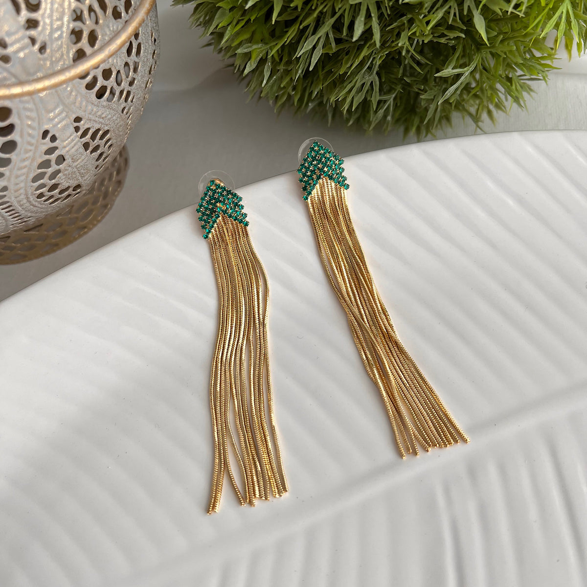 Aretes metal fringe dorado y verde circonia