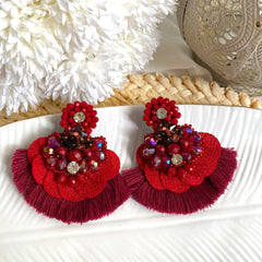 Aretes Uma,  bordados a Mano color rojo oscuro, vino
