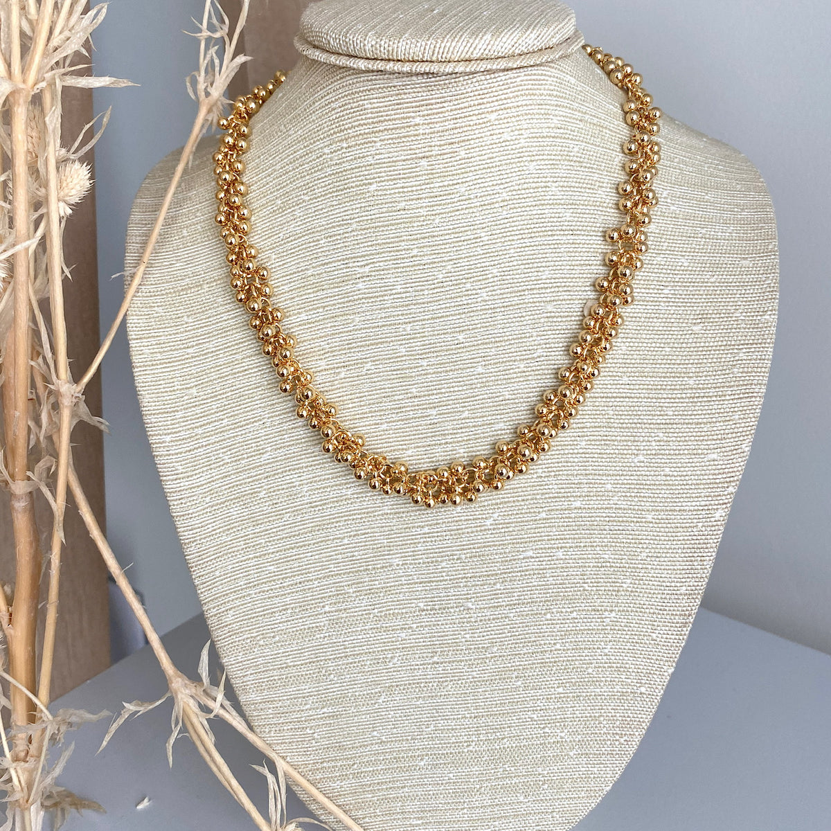 Collar gisselle dorado bañado en 18k