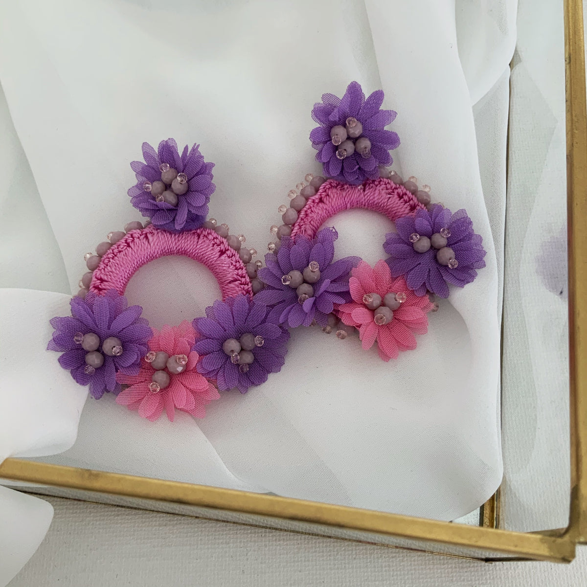 Aretes Bárbara rosa morado