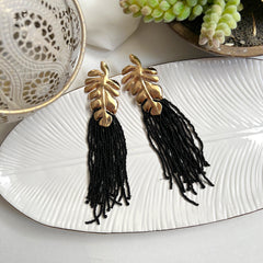 Aretes palma fringe mostacilla negro