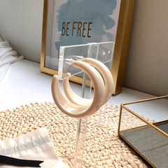 Aretes argollas acrílicas hueso, beige claro