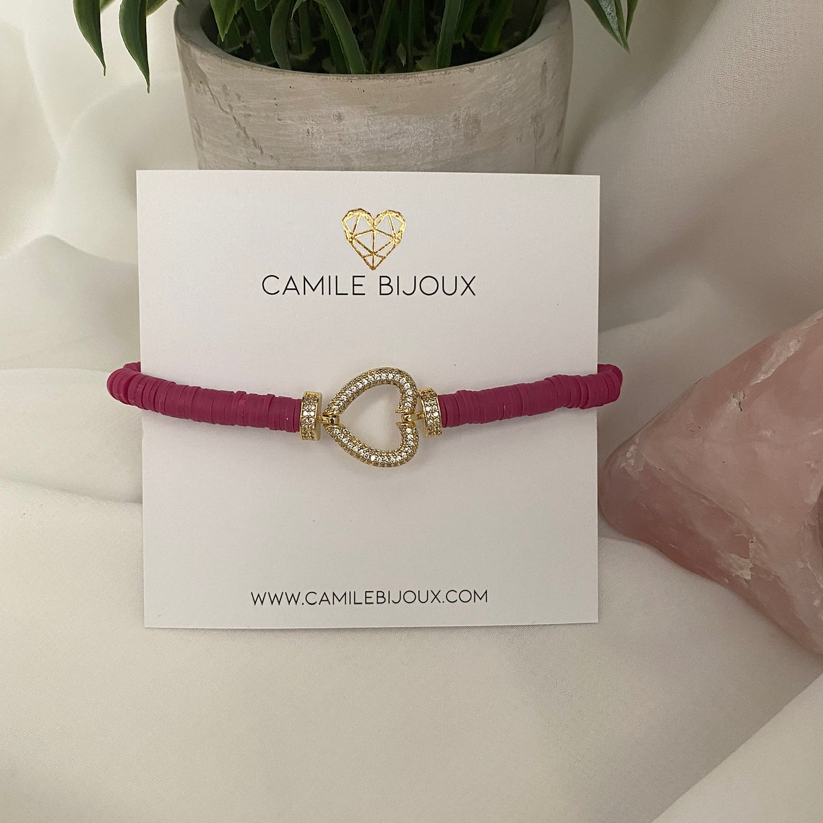 Pulsera de hilo ajustable fimos fucsia con dije corazón full circones