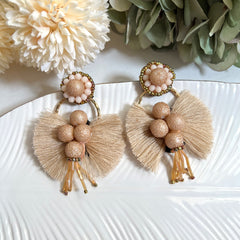 Aretes Isa nude