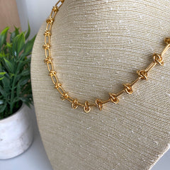 Collar cadena con nudos dorados bañado en oro 18k