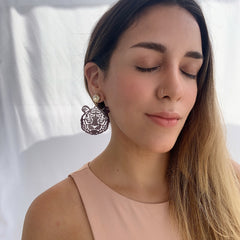 Aretes tigre morado uva