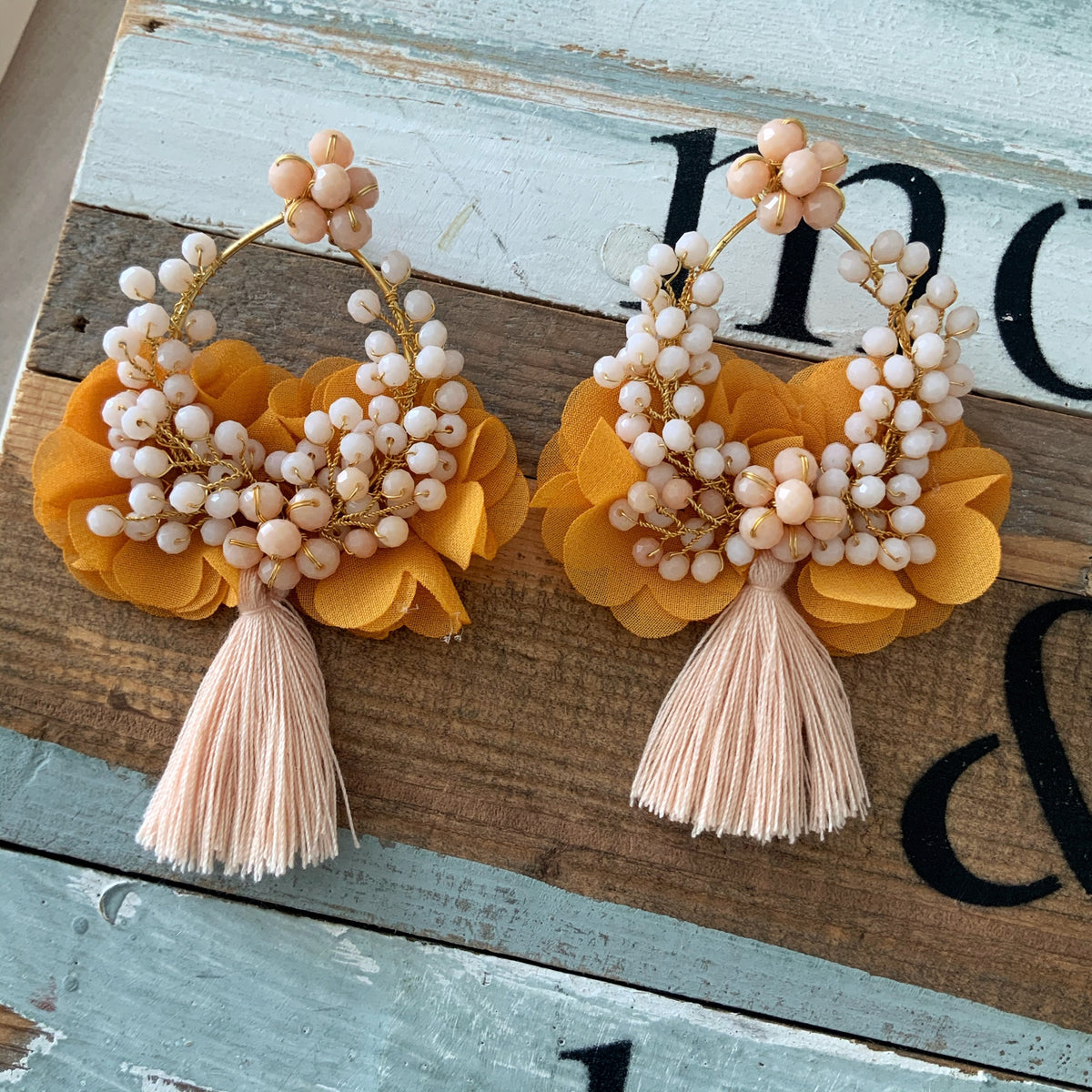 Aretes Victoria melón mostaza