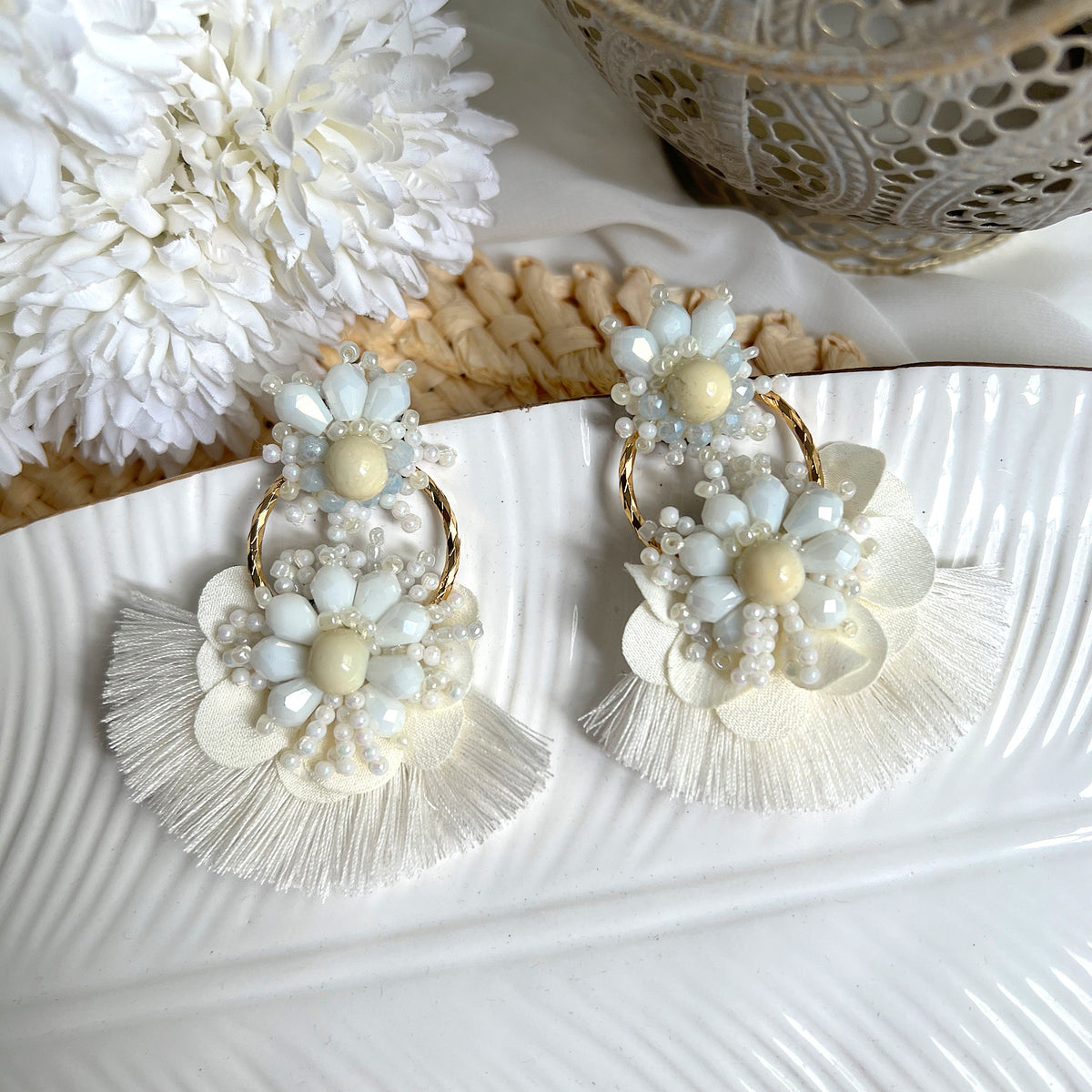 Aretes Claire hueso, marfil, ivory blanco