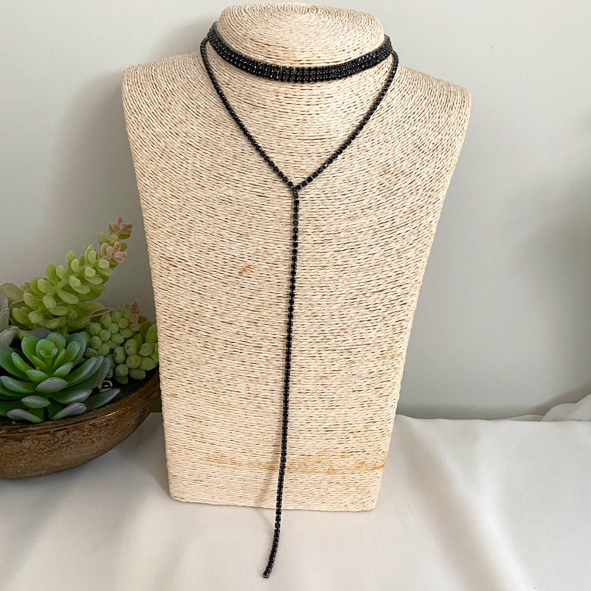 Collar lariat doble caída full circones negros