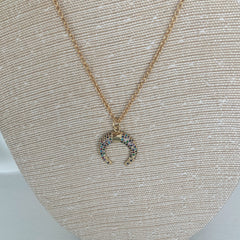 Collar Media luna multicolor enchapado en oro 18k