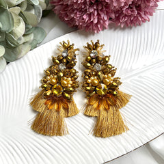 Aretes bordados dorado