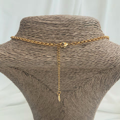 Collar con llave con circones enchapado en oro 18k