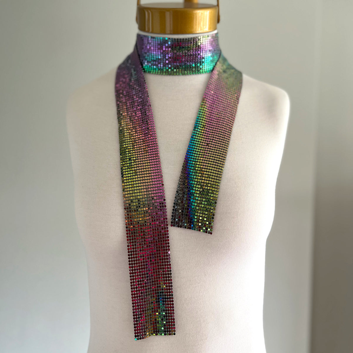 Collar bufanda malla metalica tornasol morado, azul, verde