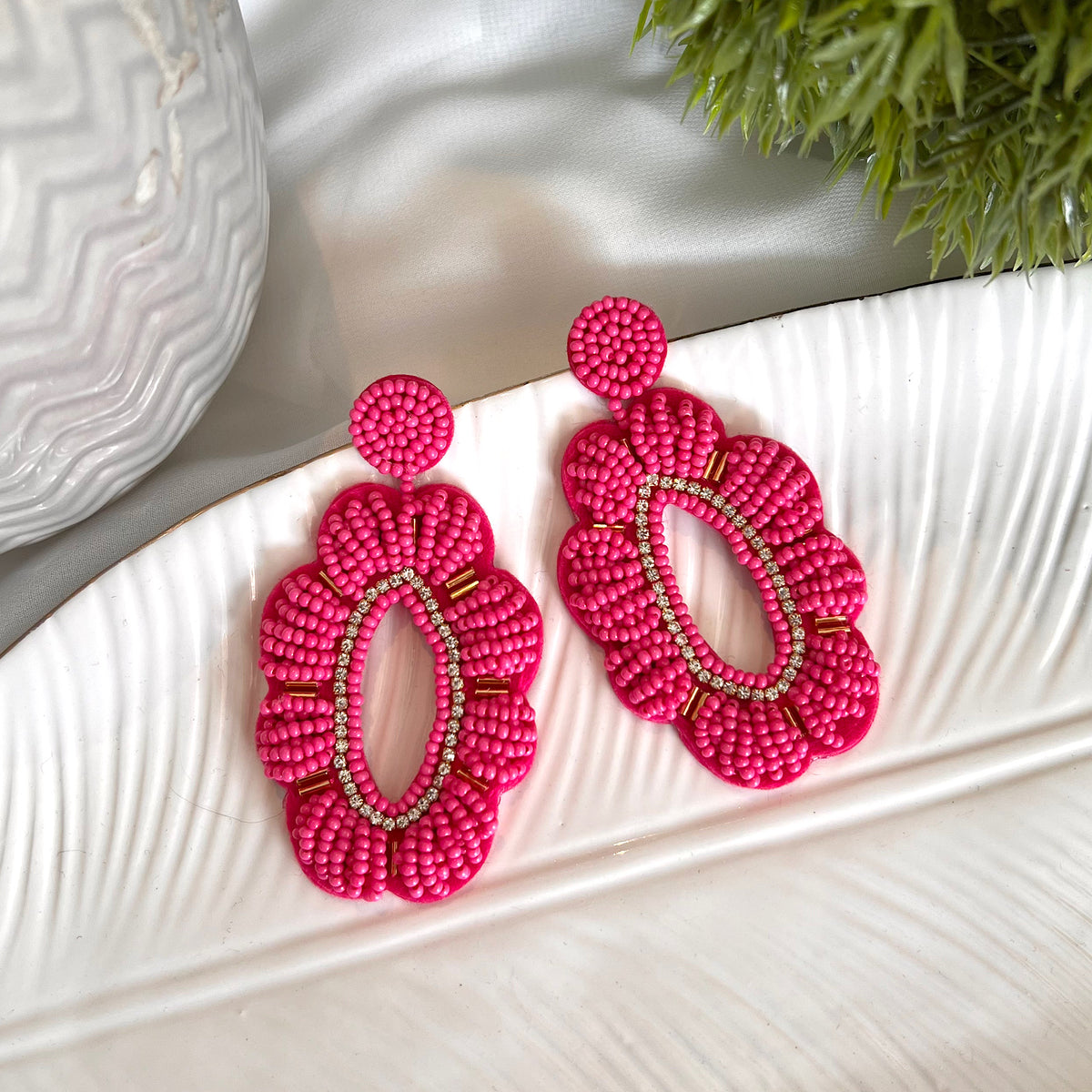 Aretes Moana mostacilla bordados fucsia