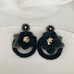 Aretes Flor gamuza azul noche