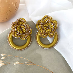 Aretes Fiorina mostaza, dorado