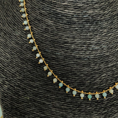 Collar dots celeste y blanco enchapado en oro 18k