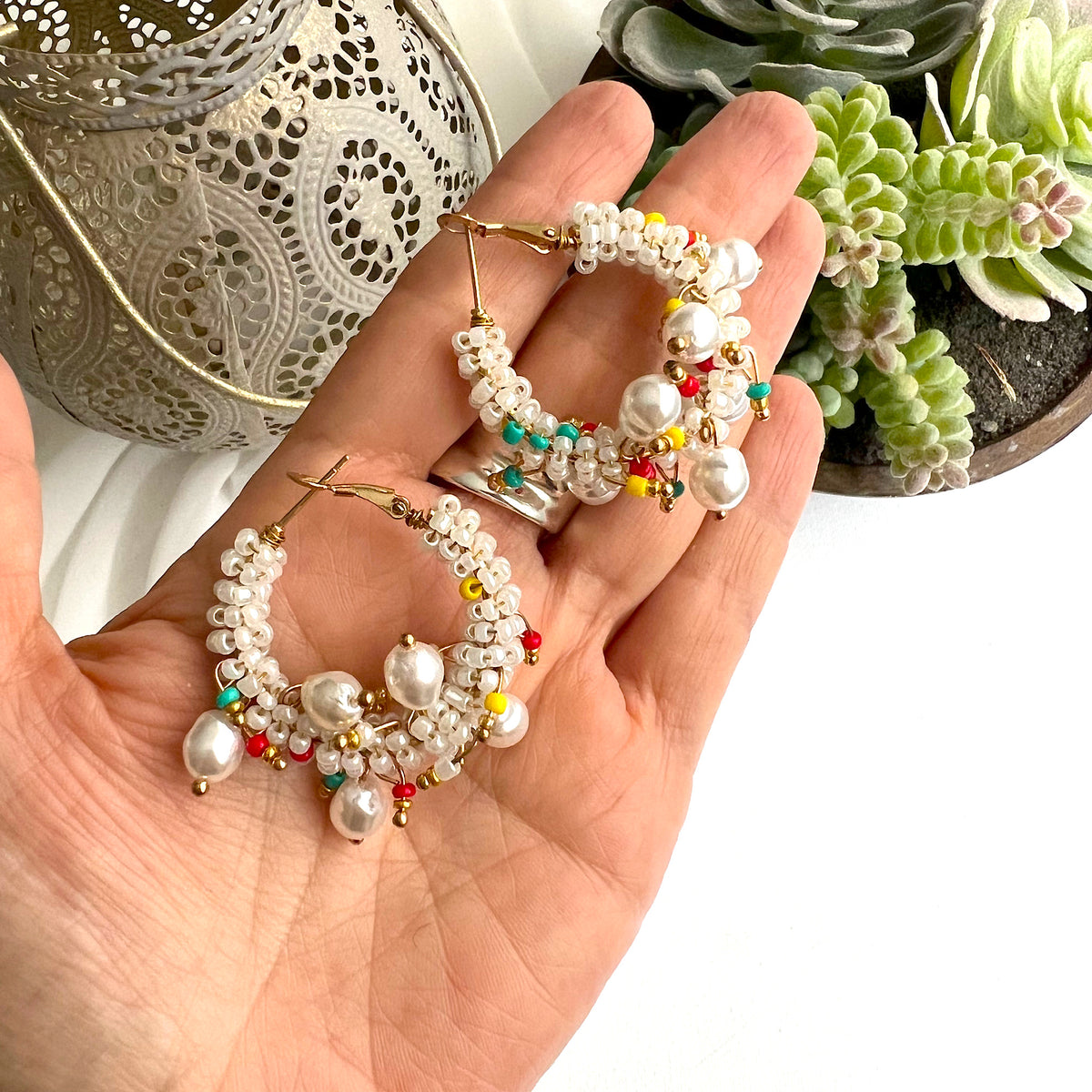 Aretes argollas perlas y puntos de color