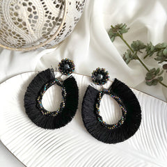 Aretes Mónica negro