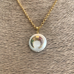 Collar Nacar media luna enchapado en oro 18k