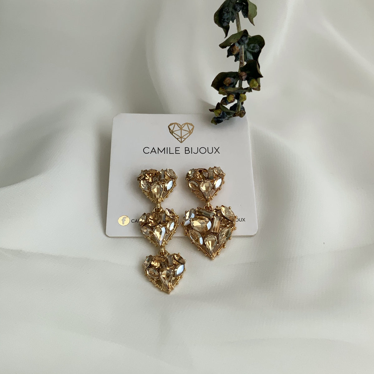 Aretes corazones asimétricos nude