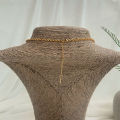 Collar Nacar media luna enchapado en oro 18k