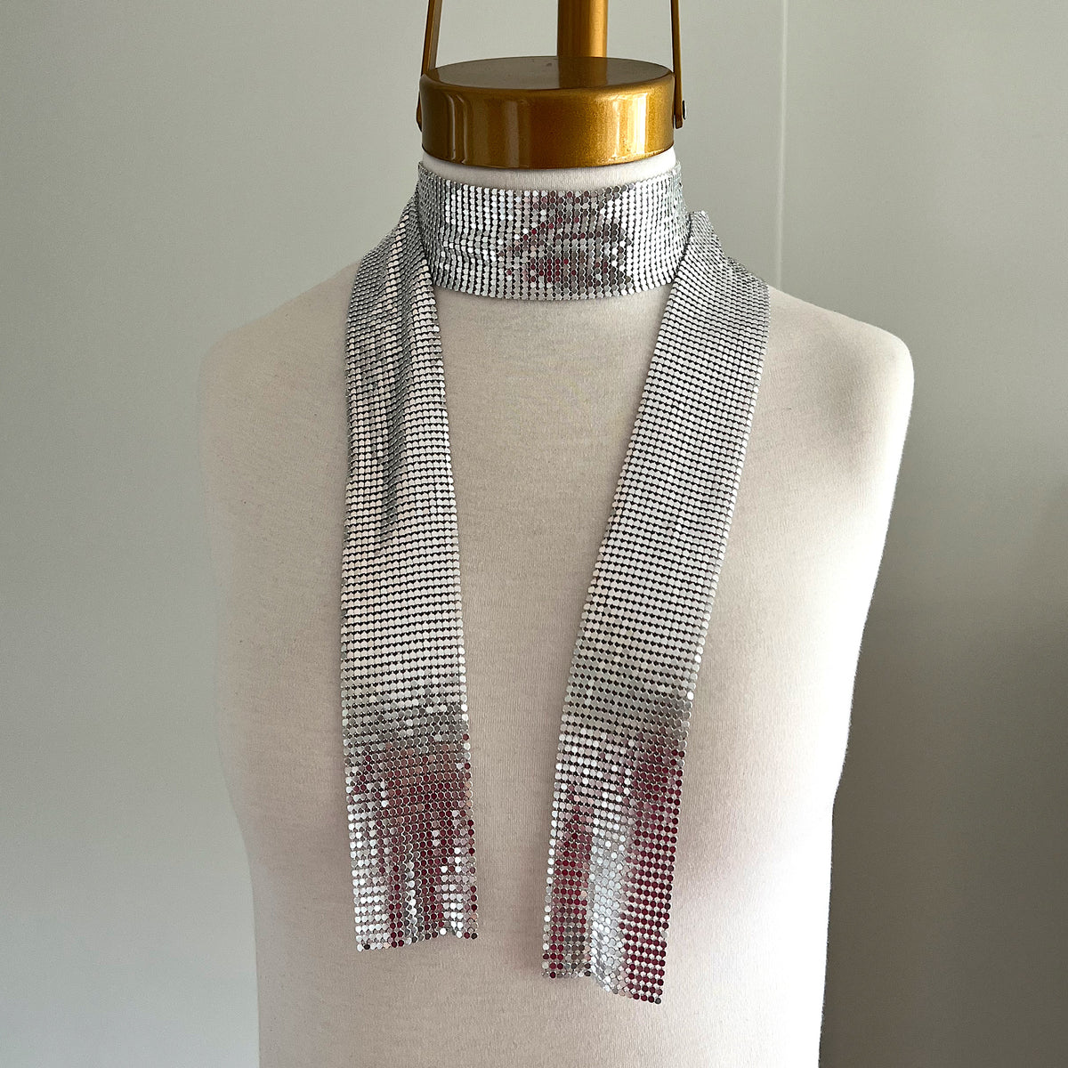 Collar bufanda malla metalica plateado