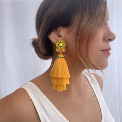 Aretes chandelier mostaza