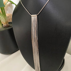 Collar corbata cadena plateada