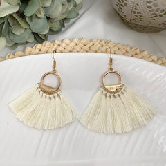 Aretes argolla dorada fleco hueso