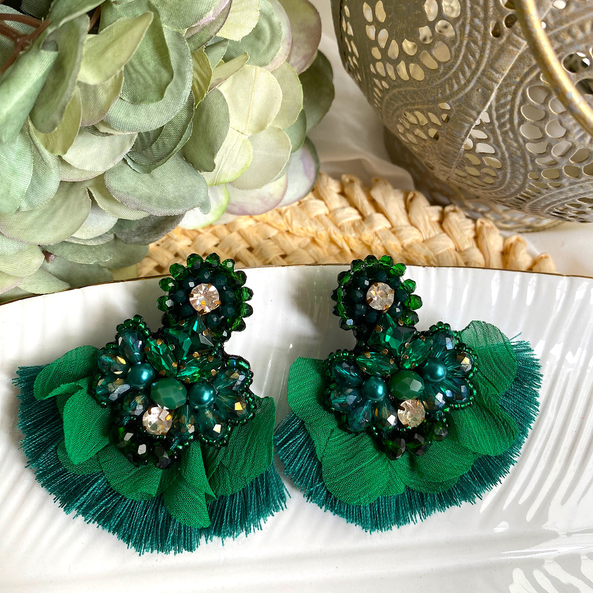 Aretes Uma,  bordados a Mano color verde oscuro