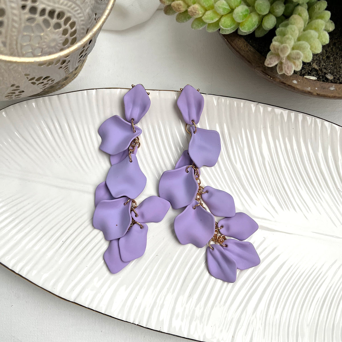 Aretes pétalos lila