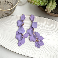 Aretes pétalos lila