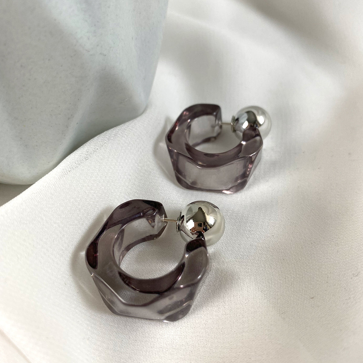Aretes argollas Delfina  plomo, gris, plata